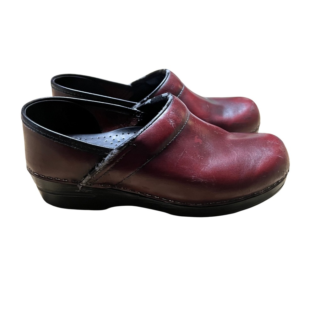 Dansko Professional Clogs Cabernet Burgundy Leather Slip On Shoes Womens 39 8.5
